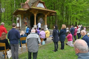 Mariánska pobožnosť v Lesoparku Chrasť (07.05.2023)